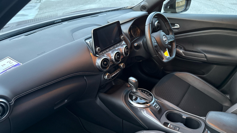 Nissan Juke 1.0 DiG-T 114 N-Connecta 5dr DCT Petrol Hatchback